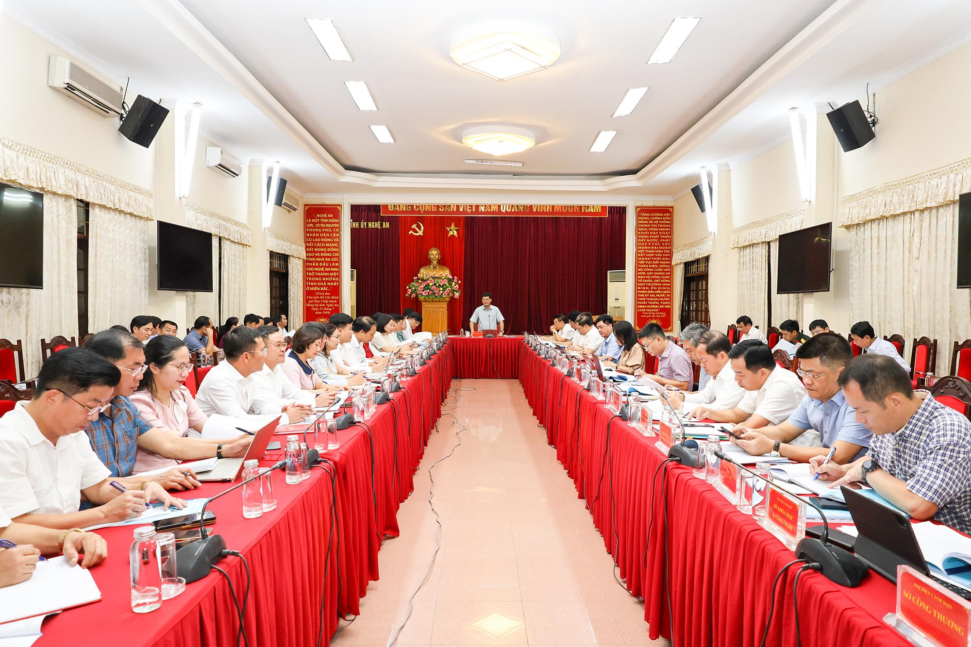Anh-tin-bai